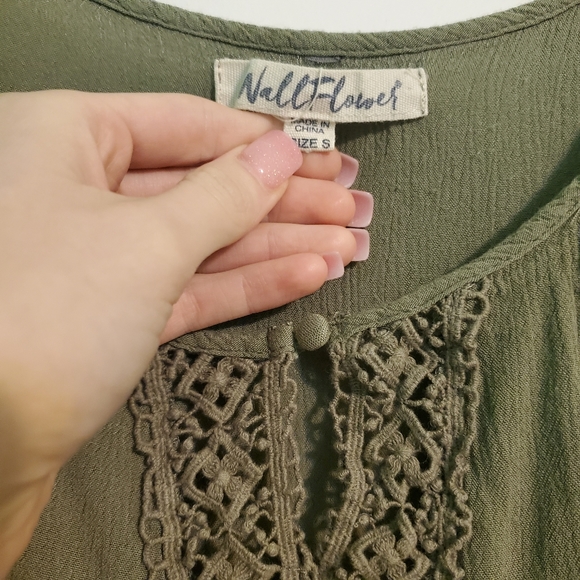 Green Off-the-shoulder Long Sleeve - Picture 3 of 3